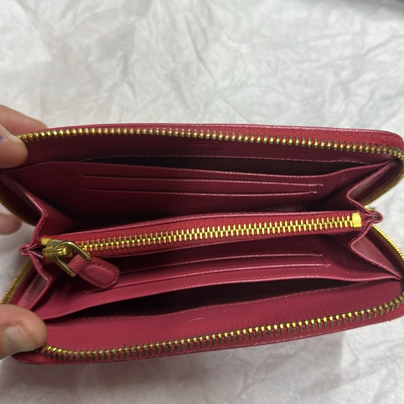 Prada Wallet - Picture 8 of 10
